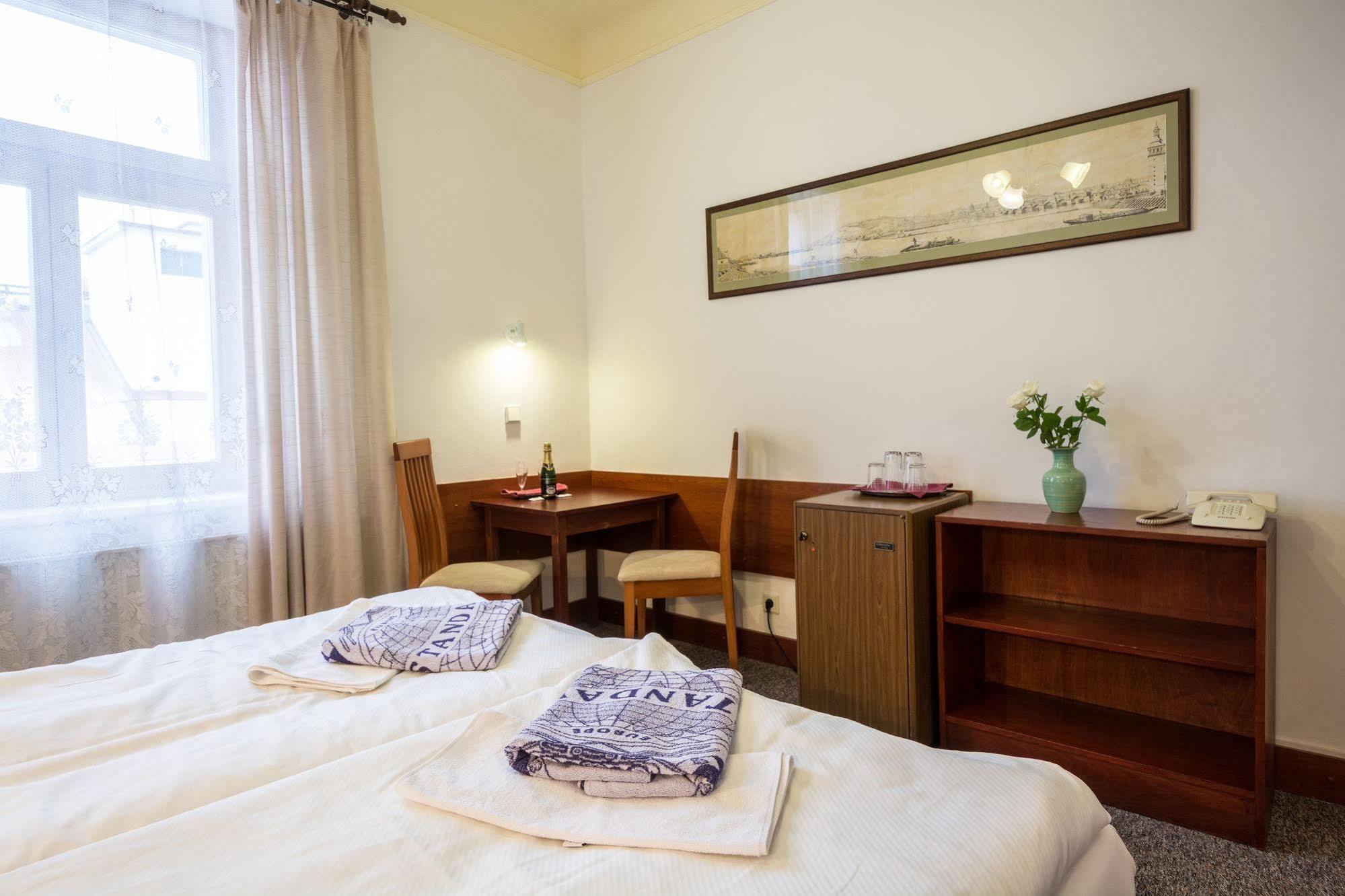 Hotel & Residence Royal Standard Прага Екстериор снимка