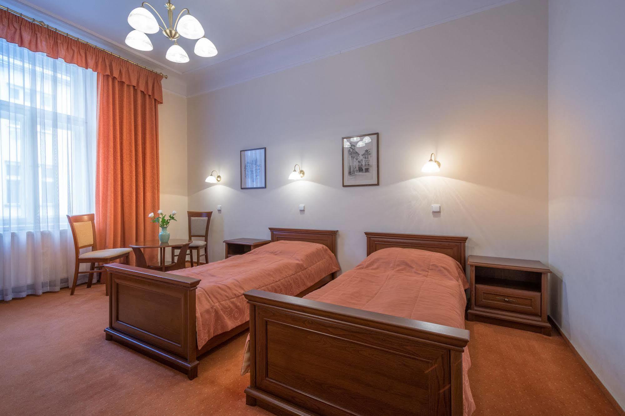 Hotel & Residence Royal Standard Прага Екстериор снимка