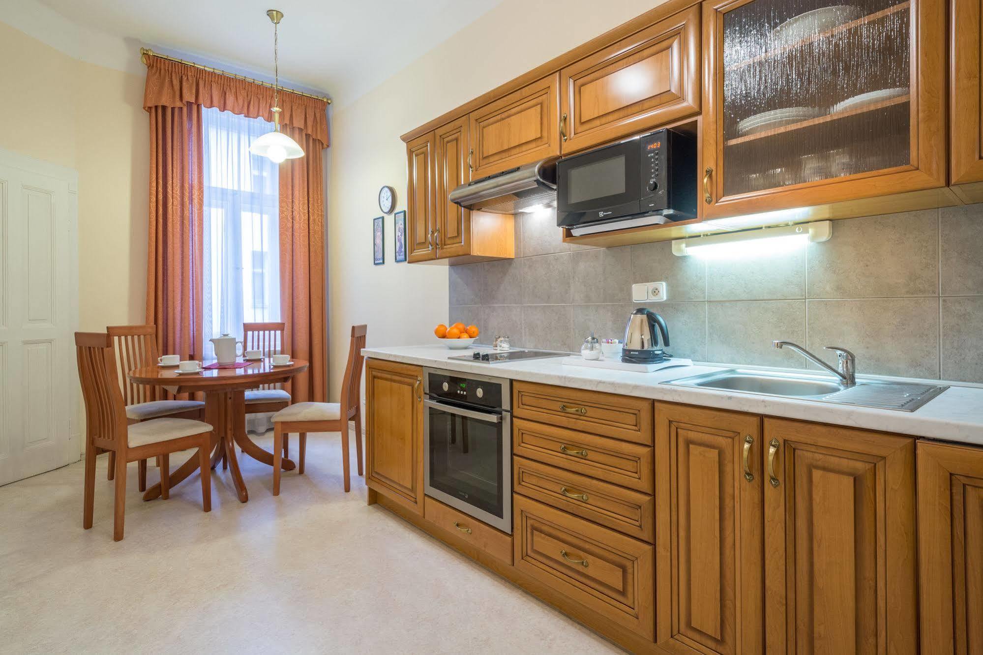 Hotel & Residence Royal Standard Прага Екстериор снимка