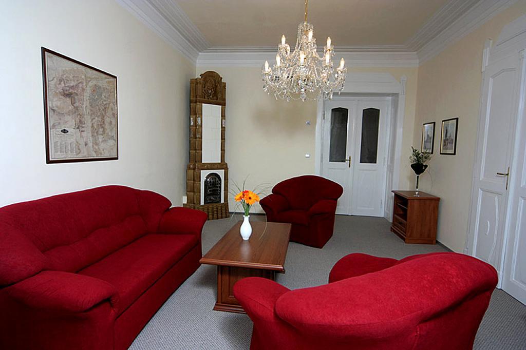 Hotel & Residence Royal Standard Прага Стая снимка